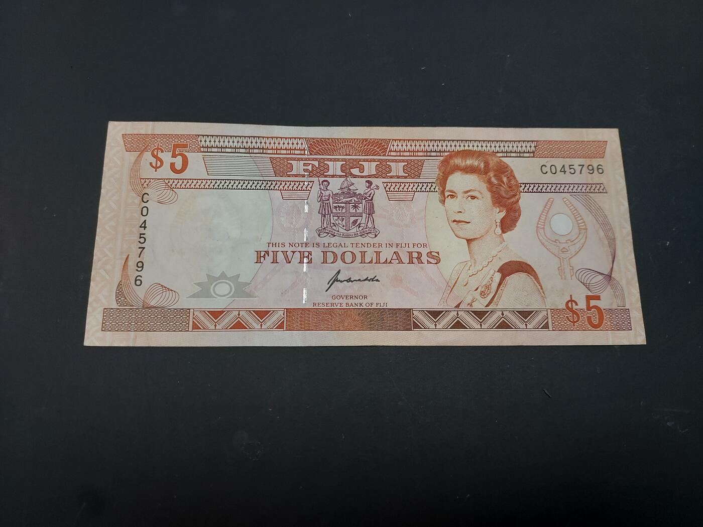 博彦收藏  AM 3月21日 8点钱币专场 全场包邮 斐济 FIJI 女皇5元 8品