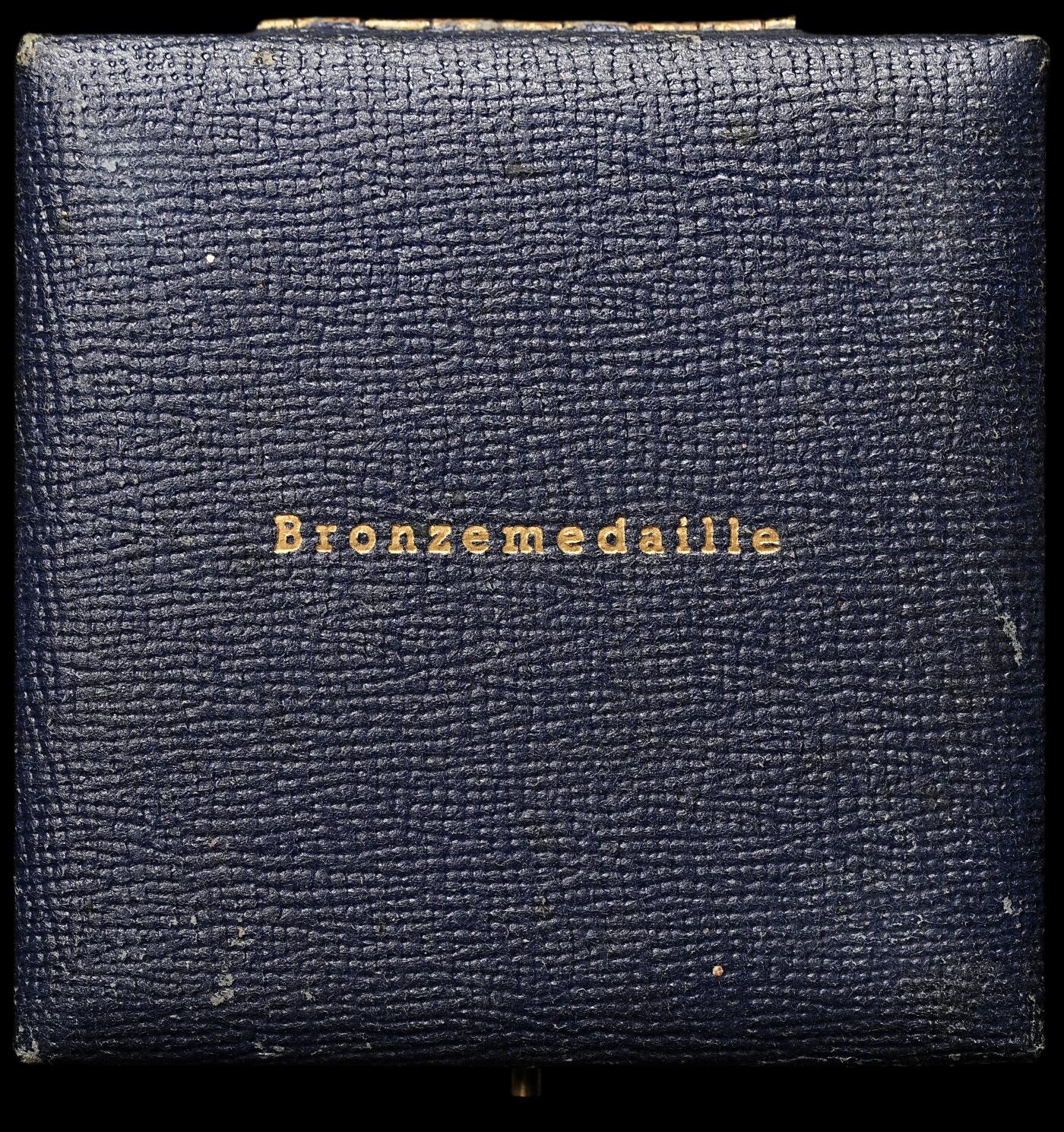 修遠堂世界钱币第107期 1953年丹麦全国乳制品博览会金奖大铜章，53.14mm，65.73g