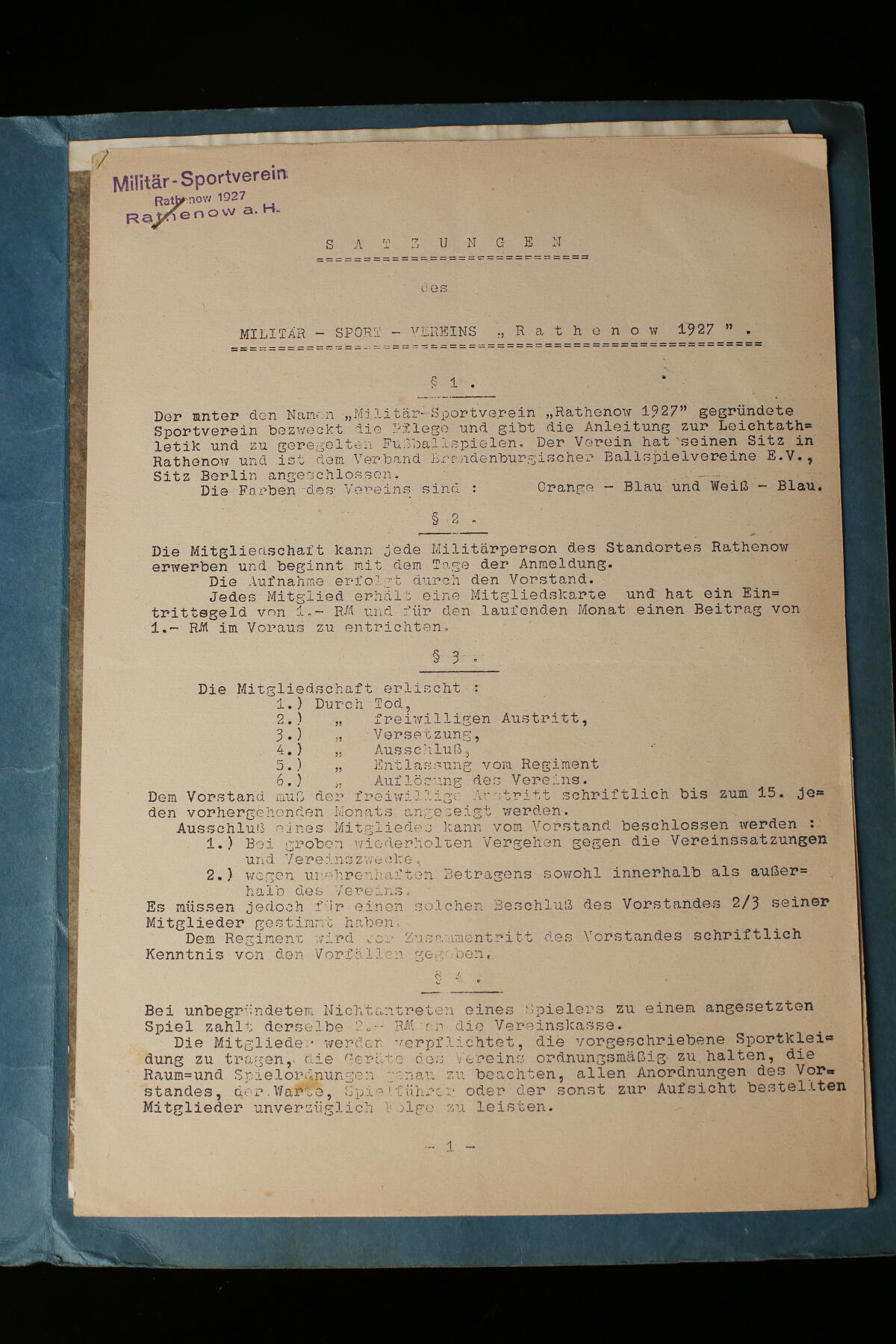 戎马世界章牌大赏第112期 德专场 威廉·布伦德克中尉  用于装他文件的蓝色文件壳  以及他收到的军事体育协会章程      前无线电军士战友协会邀请函    Rathenow驻地士官团章程   