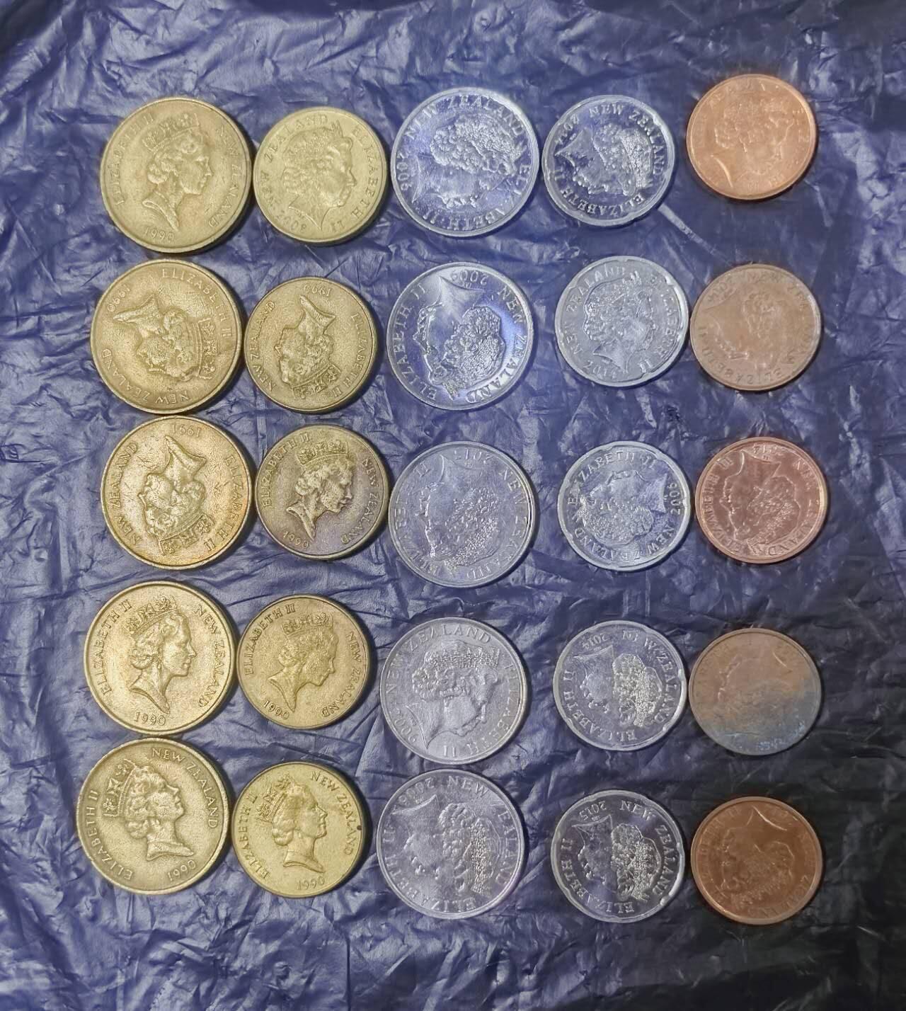 北京马甸外国币专卖第149期，外国币专场，陆续上拍，欢迎关注 新西兰流通币5套