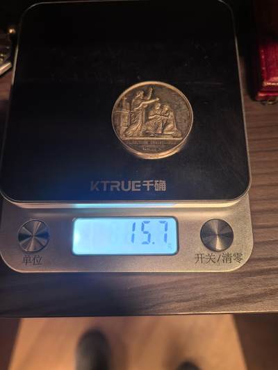欧洲银章、铜章，大优惠起拍价都是银价计算 欧洲结婚章15.7克，起拍价格小于银价