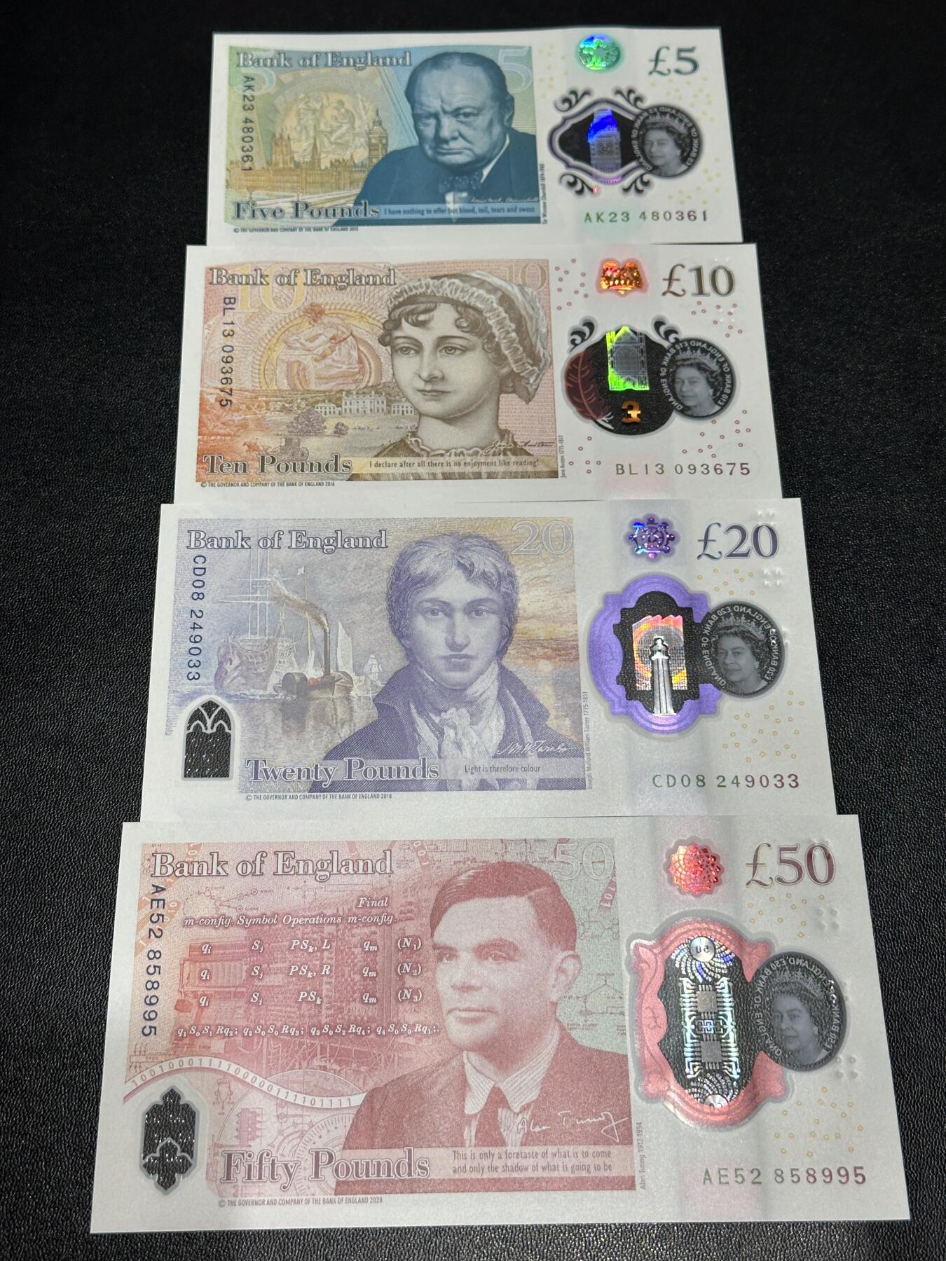 《外钞收藏家》第六百一十七期（精选场）（长期征集拍品、欢迎藏友们联系合作） 英国女王版塑料钞5-50镑 4张一起 全新UNC