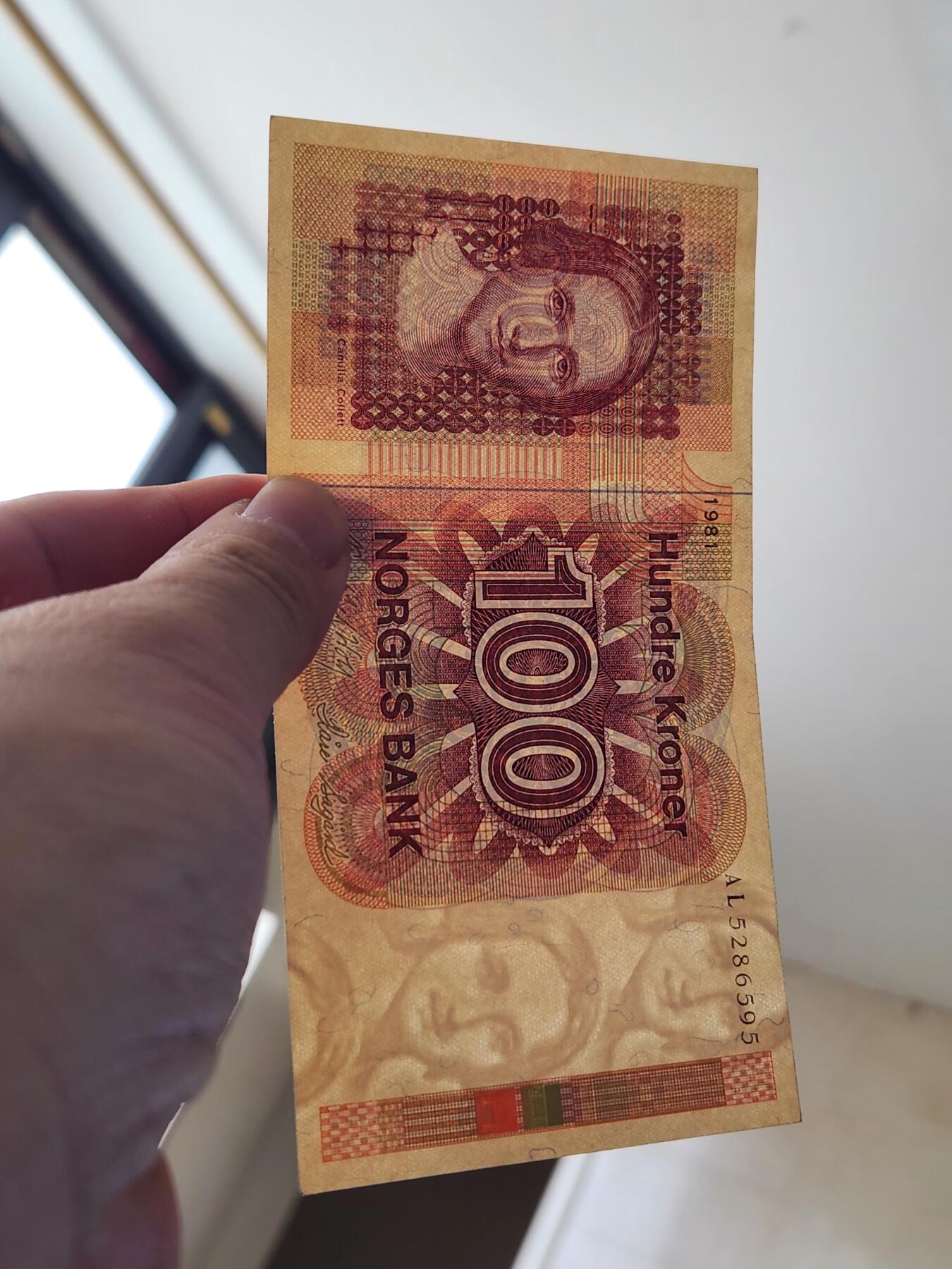 3月14号晚上8点 外国纸币自动截拍第38场 1981初版 极美品