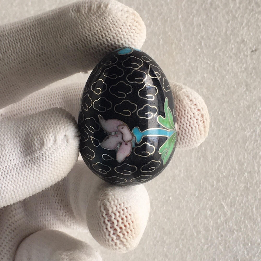         出口创汇时期黑色铜胎掐丝珐琅磨光景泰蓝吉祥如意鸡蛋小摆件美品1对2只真品如图摆件库存旧藏文玩艺术收藏