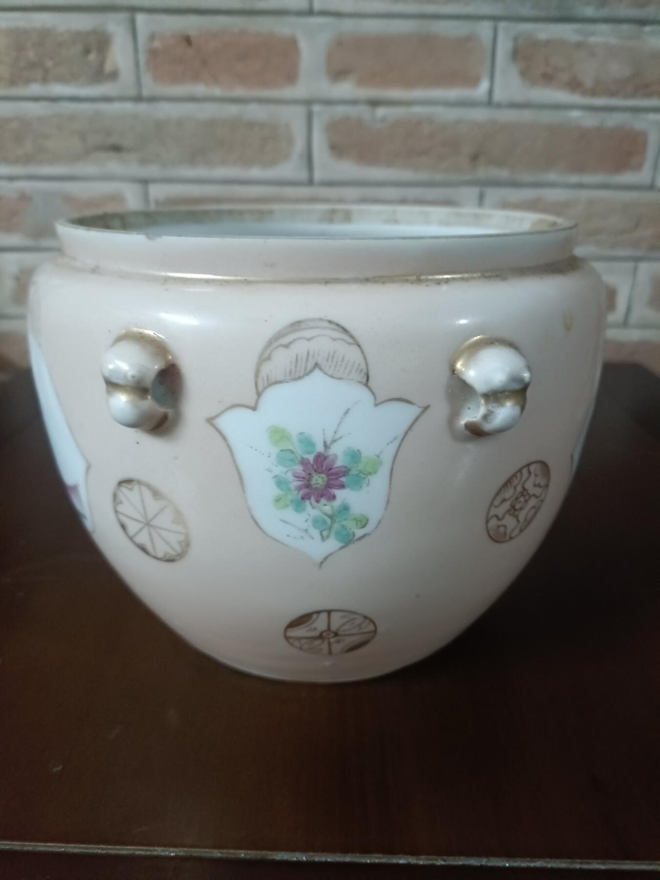 民国粉彩描金开光博古图纹罐