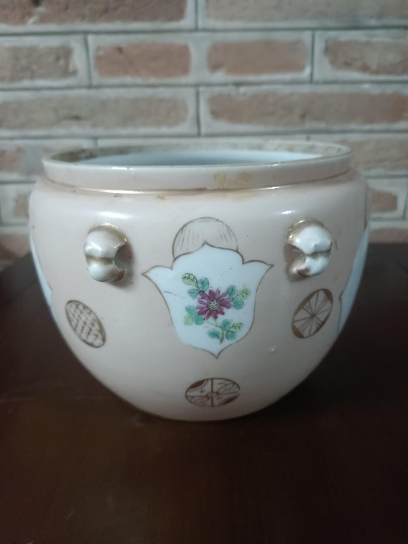 民国粉彩描金开光博古图纹罐