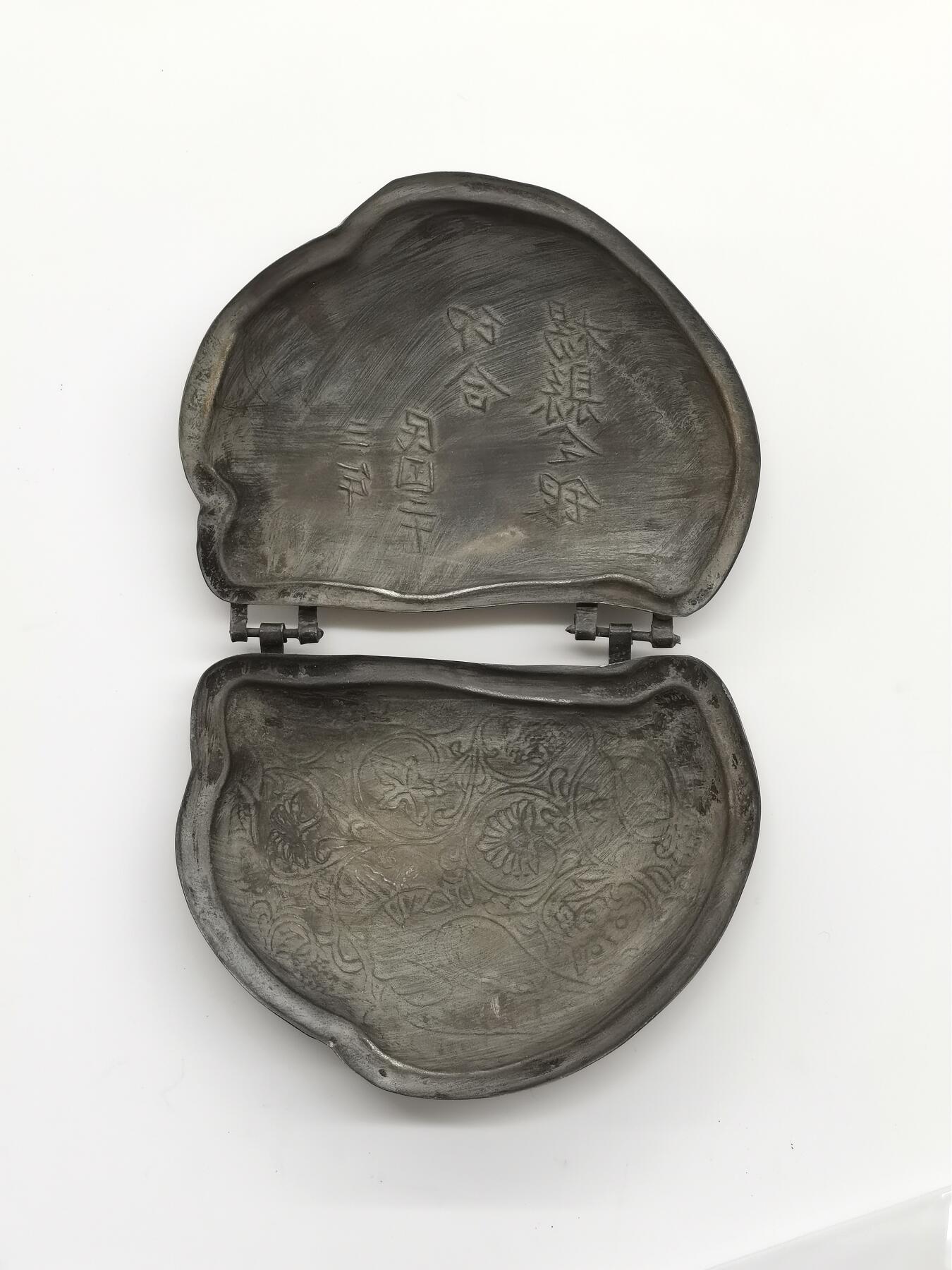 博洋堂世界钱币拍卖第165期（全场包邮） 杂银件一批四个，含两个民国手环，晚清民国印盒一个，晚清麒麟送子挂件一个，共重120.8g