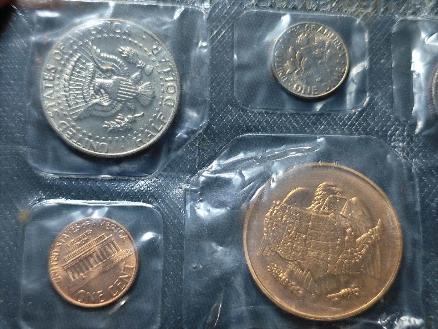 KK钱币收藏小铺   套币专场 2月预留时间 周末发货  美国1980年清年套币 带造币厂纪念铜章