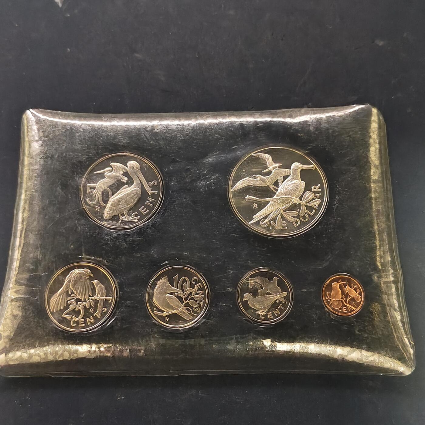 【全场包邮】纯粹捡漏拍513场 英属维尔京群岛1974年官方封装精制套币-盒证全-含军舰鸟银币【39毫米25.7克92.5%】