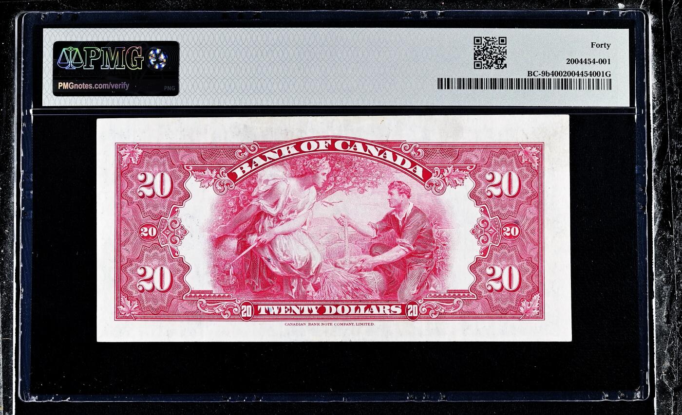 【Blue Auction】✨世界纸币精拍800期盛典——白金之夜🔥🔥🔥 C-【女王首次肖像出现在纸币上】加拿大 1935年20元 当时还是8岁伊丽莎白公主 甜美纯真可人 根据皇家儿童官方摄影师马库斯亚当斯拍摄照片所雕刻而成 背面预言故事大场景 非常耐看经典 精美异常 PMG40（在399张评级中排前7.5%）票面状态非常好 没有任何不良背标 小女王人像和主图完整 非常难遇