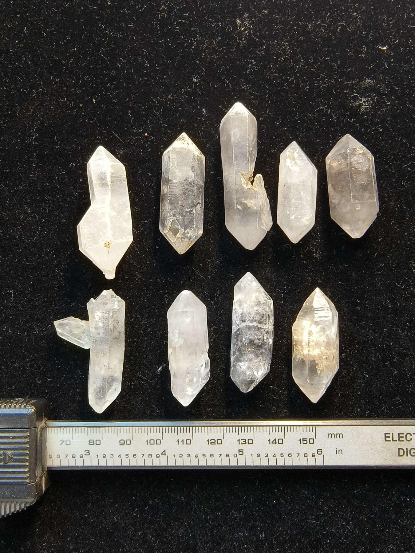 七河·世界币章水晶矿标化石杂件小拍（总第42期）（周一结标） k616（9）云贵闪灵水晶原石一组 9件 80+g