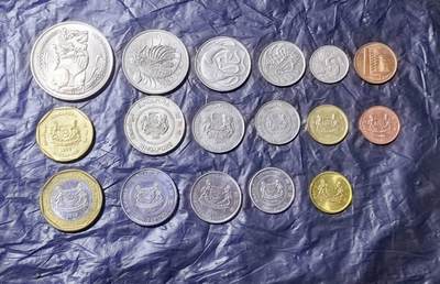 北京马甸外国币专卖第149期，外国币专场，陆续上拍，欢迎关注 - 新加坡三个版别各一套