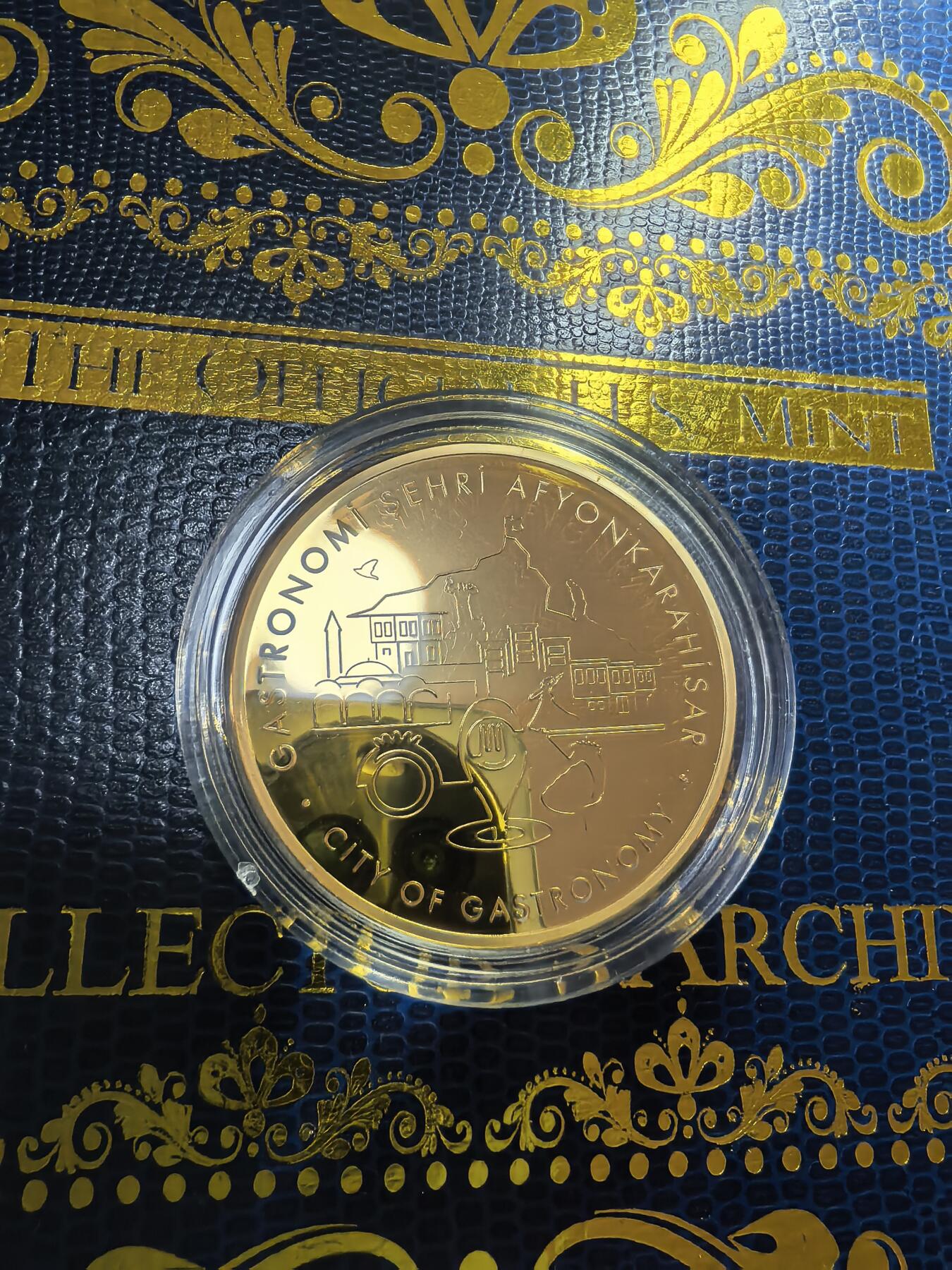 长老汇马年精选第九场拍卖 2020土耳其美食之城阿菲昂卡拉希萨尔20里拉镀金精制银币，1盎司925银，2000枚