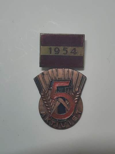 韵星假日军品类拍卖第46期 -- Rimey Holidays Militaria Auction 46 - 民主德国1954五年计划劳动模范奖章