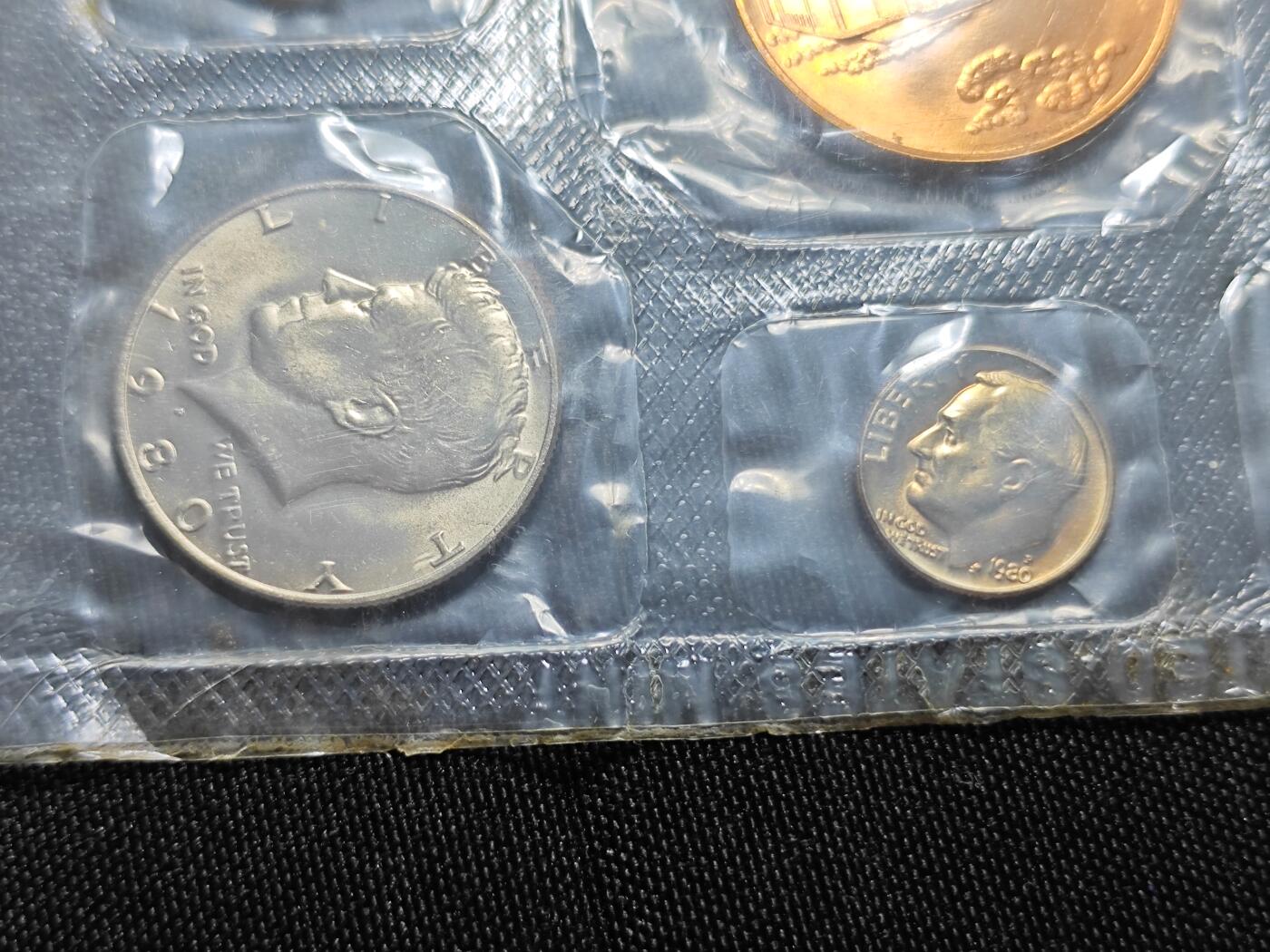 KK钱币收藏小铺   套币专场 2月预留时间 周末发货  美国1980年清年套币 带造币厂纪念铜章