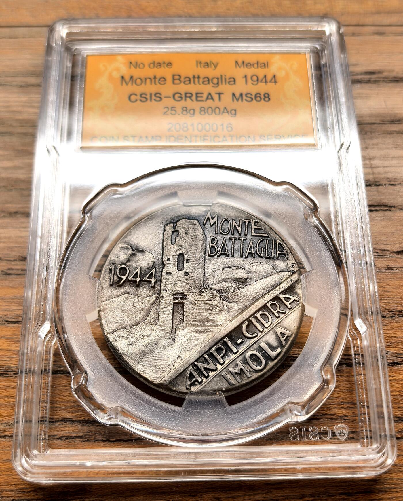 凡希社世界钱币微拍第三百二十一期 1944意大利巴塔利亚山战役纪念银章CSIS-MS68，巴塔利亚山战役是1944年二战意大利战场的重要战役，盟军与意大利游击队联手击败德军，该章是这场战役的实物见证，反映了反法西斯联盟的作战史实。
