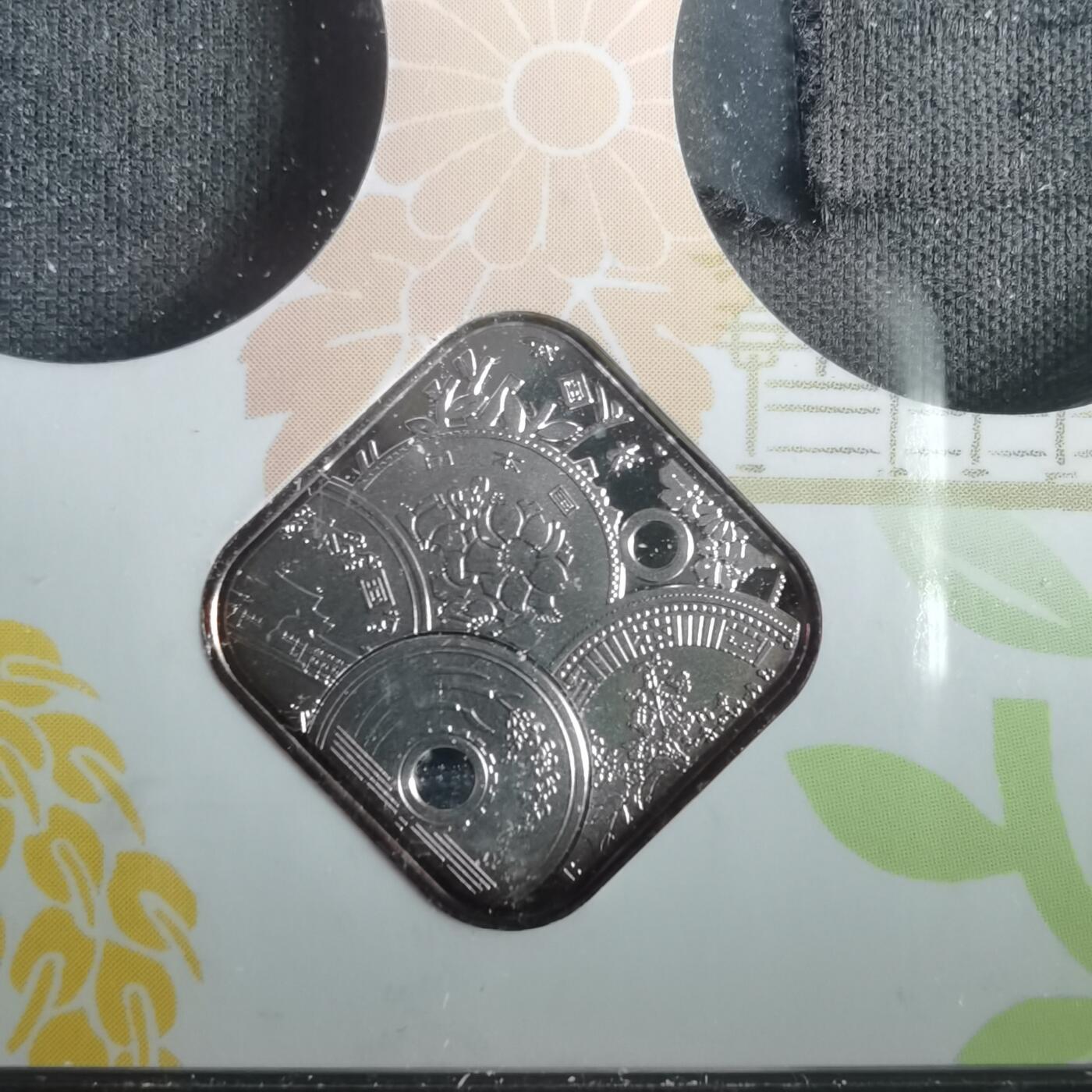 沼泽如烟--第1022场 2011兔年生肖章纯银章4.3克带原盒