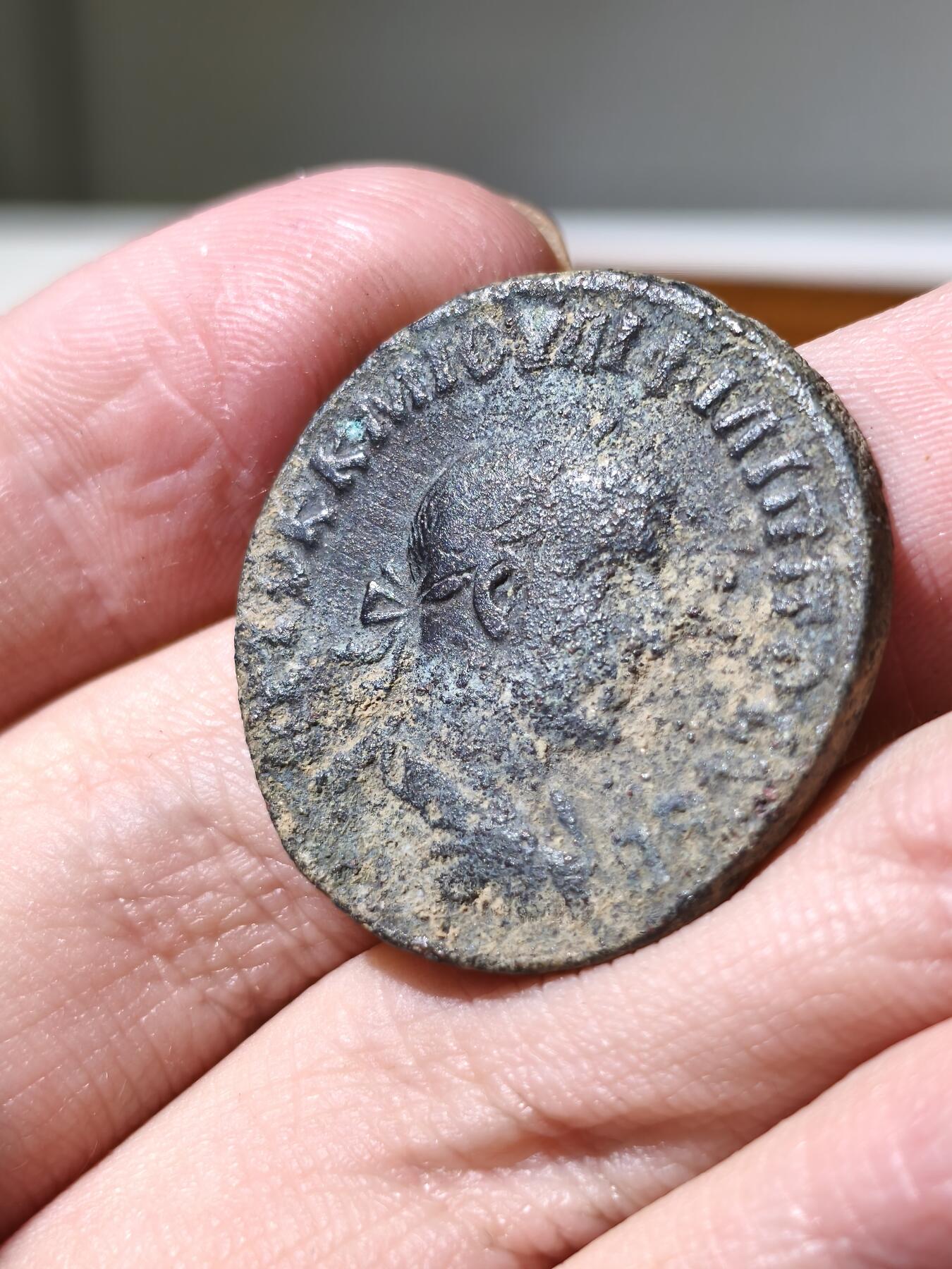 星盘世界钱币拍卖 美品！罗马帝国-东方行省阿拉伯人菲利普大铜币 宙斯神殿 ΔΙΟϹ ΚΑΤΕΒΑΤΟΥ ΚΥΡΗϹΤΩΝ 基罗斯城发行，用以献给他们的保护神——‘下凡的宙斯’ 非常有趣神必