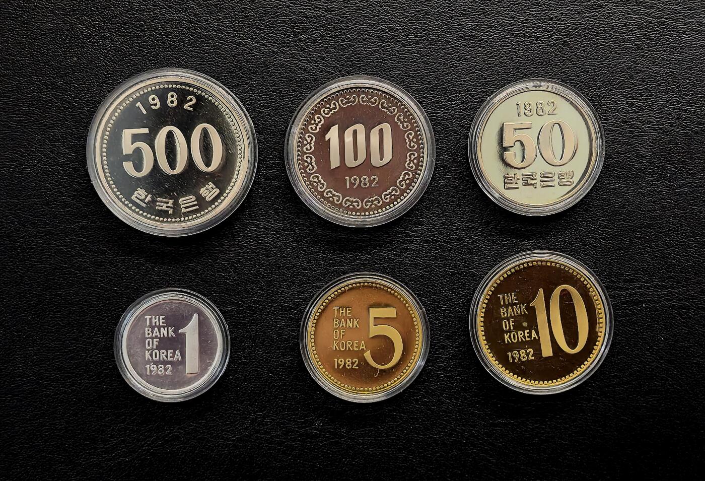 凡希社世界钱币微拍第三百二十一期 珍！1982韩国银行精铸PS六枚套原厂盒证，当代韩国铸币的代表性品种，PS藏家不容错失的经典套装，2022SBP秋拍落槌8400美金。