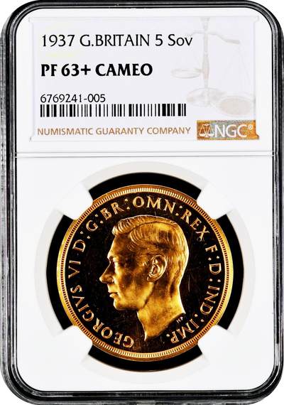 【Blue Auction】✨世界纸币精拍800期盛典——白金之夜🔥🔥🔥 - G-英国 乔治六世 1937年5镑马剑大金币 发行量5500枚 NGC PF63+CAM  40g大金的手感令人无法抗拒，加上高浮雕深度镜面堪称视觉与触觉的双重享受，在黄金价格的影响下5镑大金的价格也以肉眼可见的价格上涨，不管是钱币爱好者还是黄金爱好者，此枚高质量乔六5镑都不失为一个好选择 