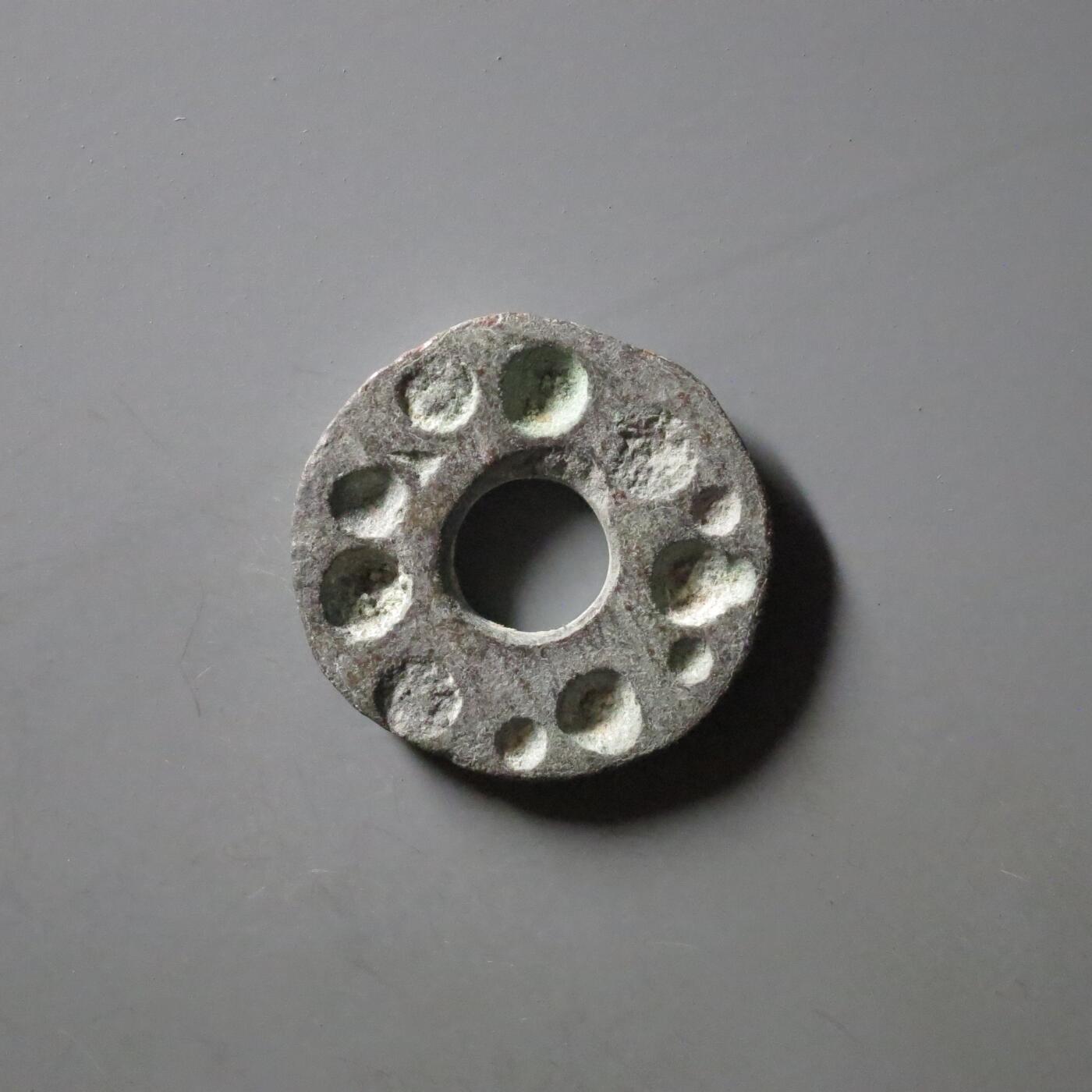 七河·世界币章水晶矿标化石杂件小拍（总第42期）（周一结标） （4）k647 大唐西域 七河地区·粟特 藕芯砝码钱 华夏评级极美80分