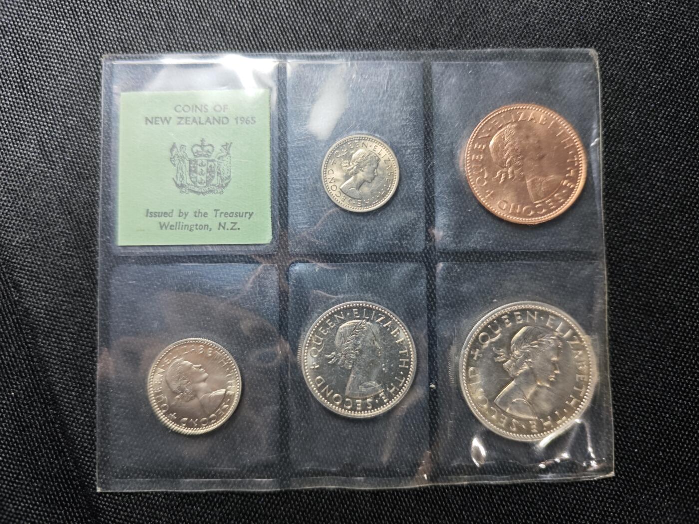 KK钱币收藏小铺   套币专场 2月预留时间 周末发货  1965新西兰大小面值一组 好品