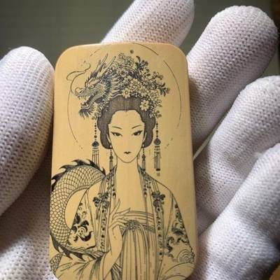 听雨轩（77）留青墨刻竹牌专场 - 留青墨刻36×60mm工艺精工实心玉竹牌 民族风少女5