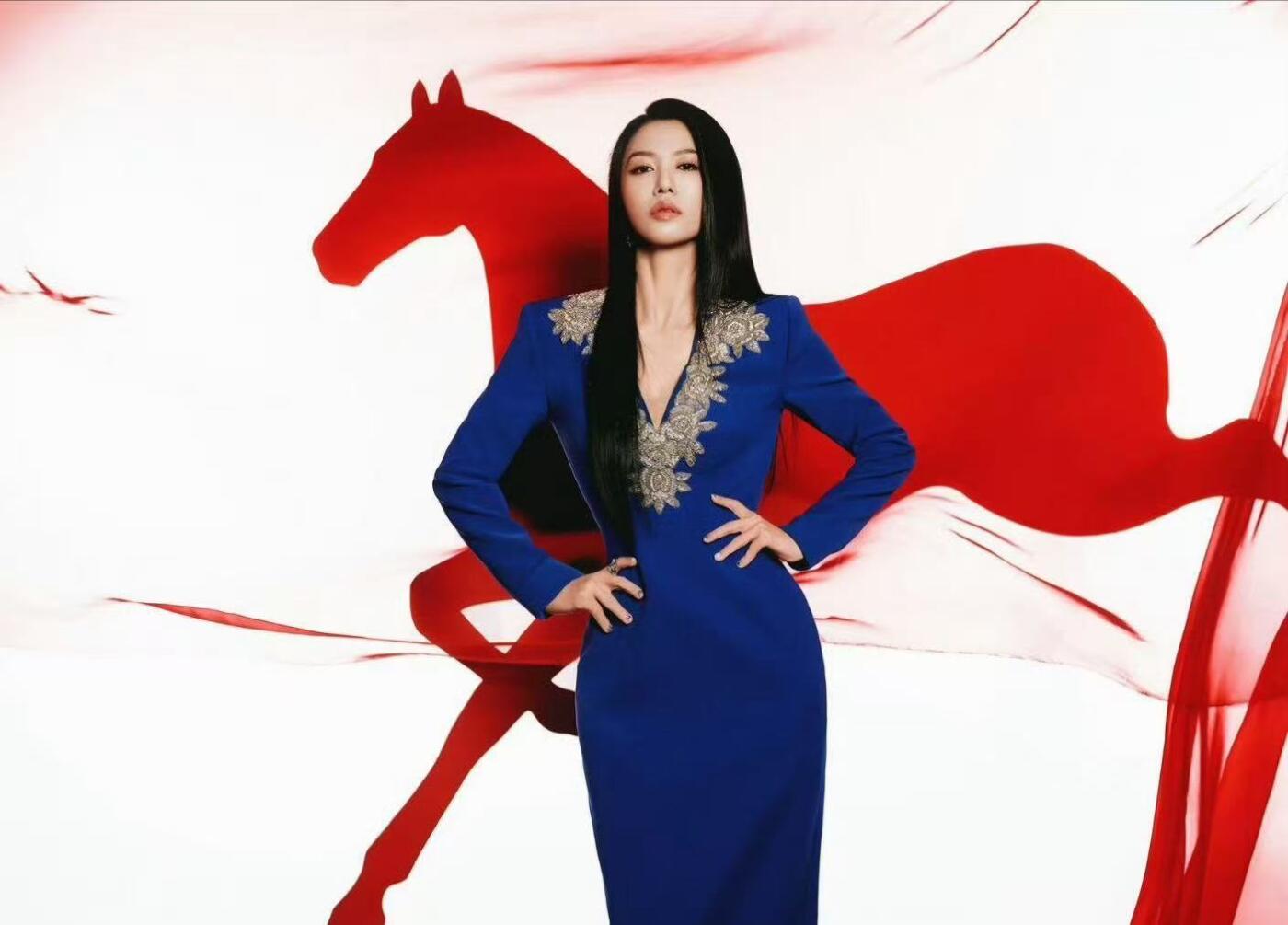 零元拍：廖昌永老师与谭维维双签中央广播电视总台×CMG看点×总台文创联合出品CMG丙午火马限定“中国福”！