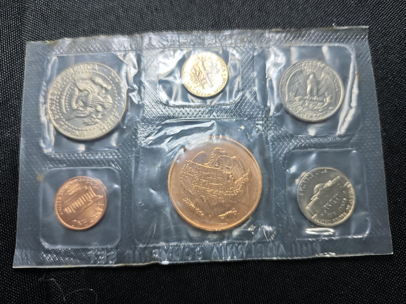 KK钱币收藏小铺   套币专场 2月预留时间 周末发货  美国1980年清年套币 带造币厂纪念铜章