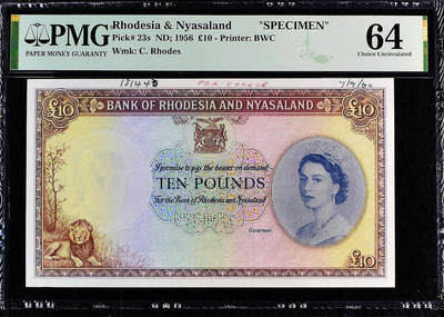 【Blue Auction】✨世界纸币精拍800期盛典——白金之夜🔥🔥🔥 - R-【大珍 最高分仅64E 实钞没有全新存世】罗德西亚和尼亚萨兰 1956年10镑 大冠女王 该套最高值 BWC雕刻 油墨及凹凸感非常好 顶级品相（此钞堪称英联邦钞票中最具名气的一款，其高昂面额、珍罕程度及华美设计造就了非凡魅力。从最微小的正面狮子细节到背面的大幅象群雕刻充满非洲特色。全新品相可遇不可求，印钞管理者白边的签注没给E，实际就是原厂原票，两年前一张40分差品拍了4080美金）