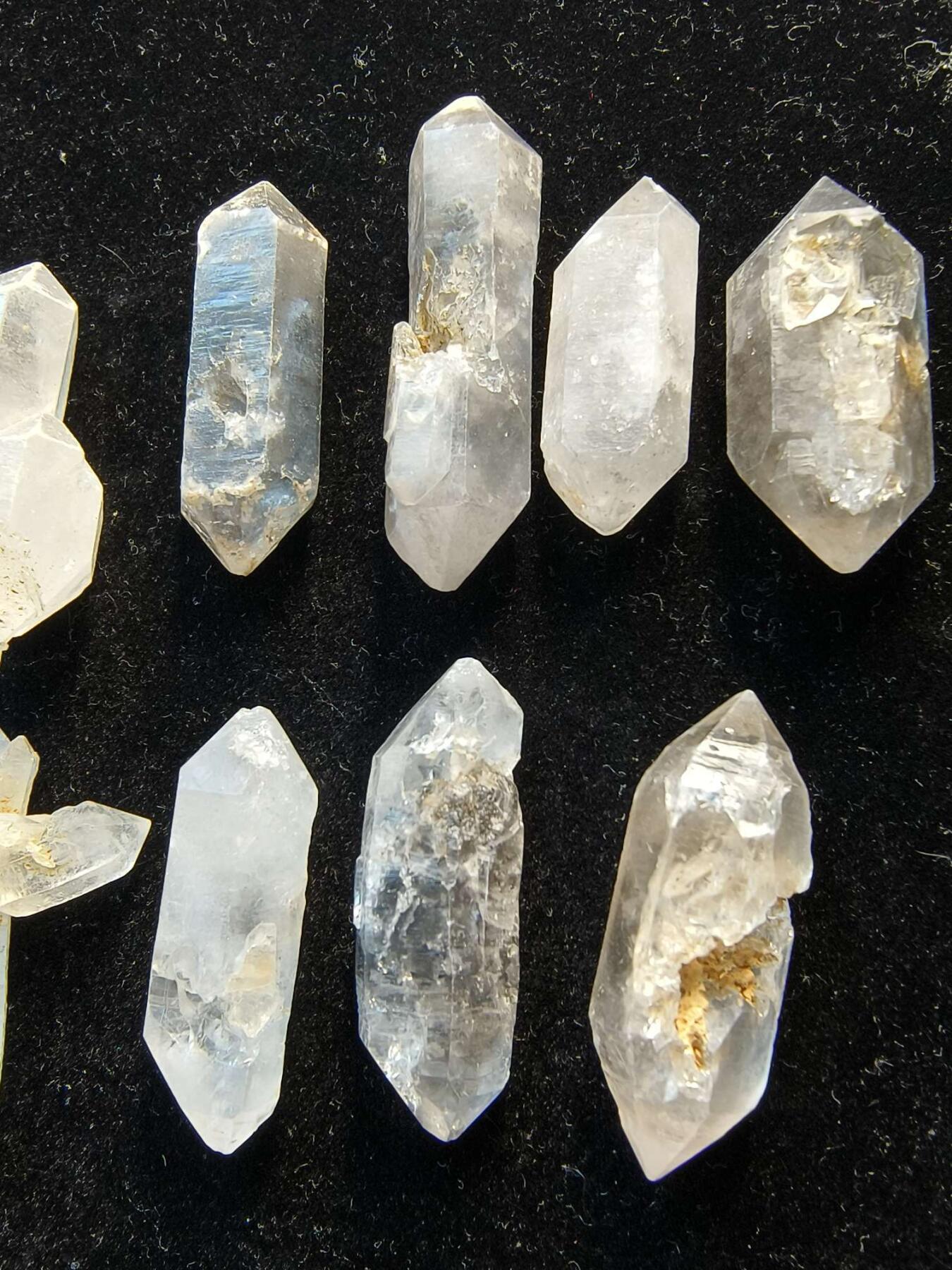 七河·世界币章水晶矿标化石杂件小拍（总第42期）（周一结标） k616（9）云贵闪灵水晶原石一组 9件 80+g