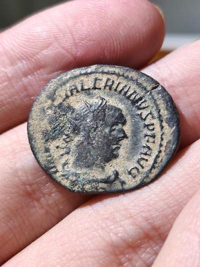 星盘世界钱币拍卖 - 罗马帝国-三世纪危机 著名的马凳皇帝-瓦勒良 253-260年 安东尼安BI铜币 第一位被敌军俘虏的罗马皇帝并被雕刻在萨珊波斯的岩石上就在大流士一世墓旁
