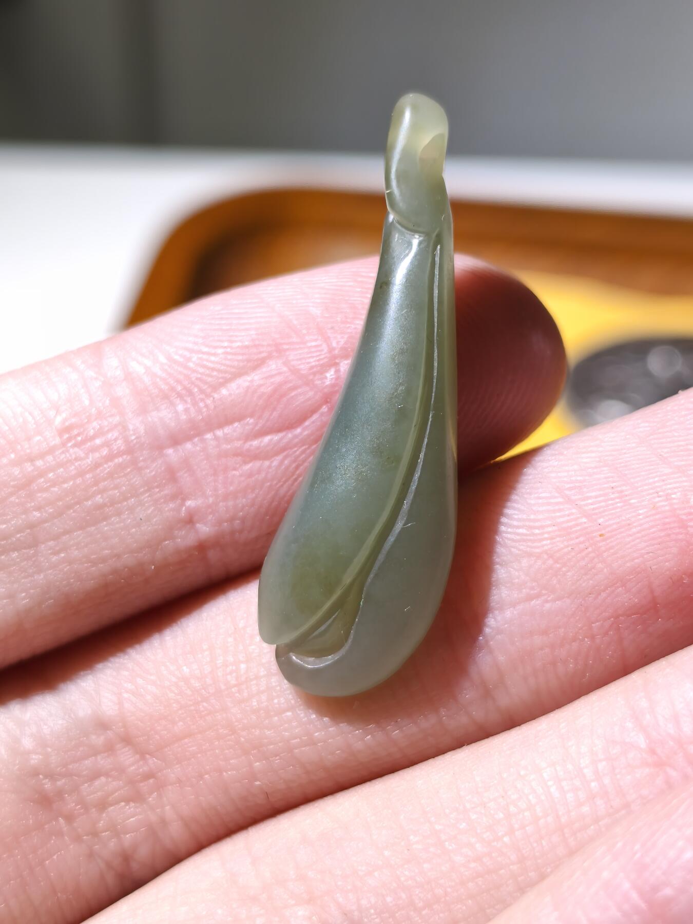 星盘世界钱币拍卖 和田玉且末料兰花，玉质细腻，纯手工雕刻