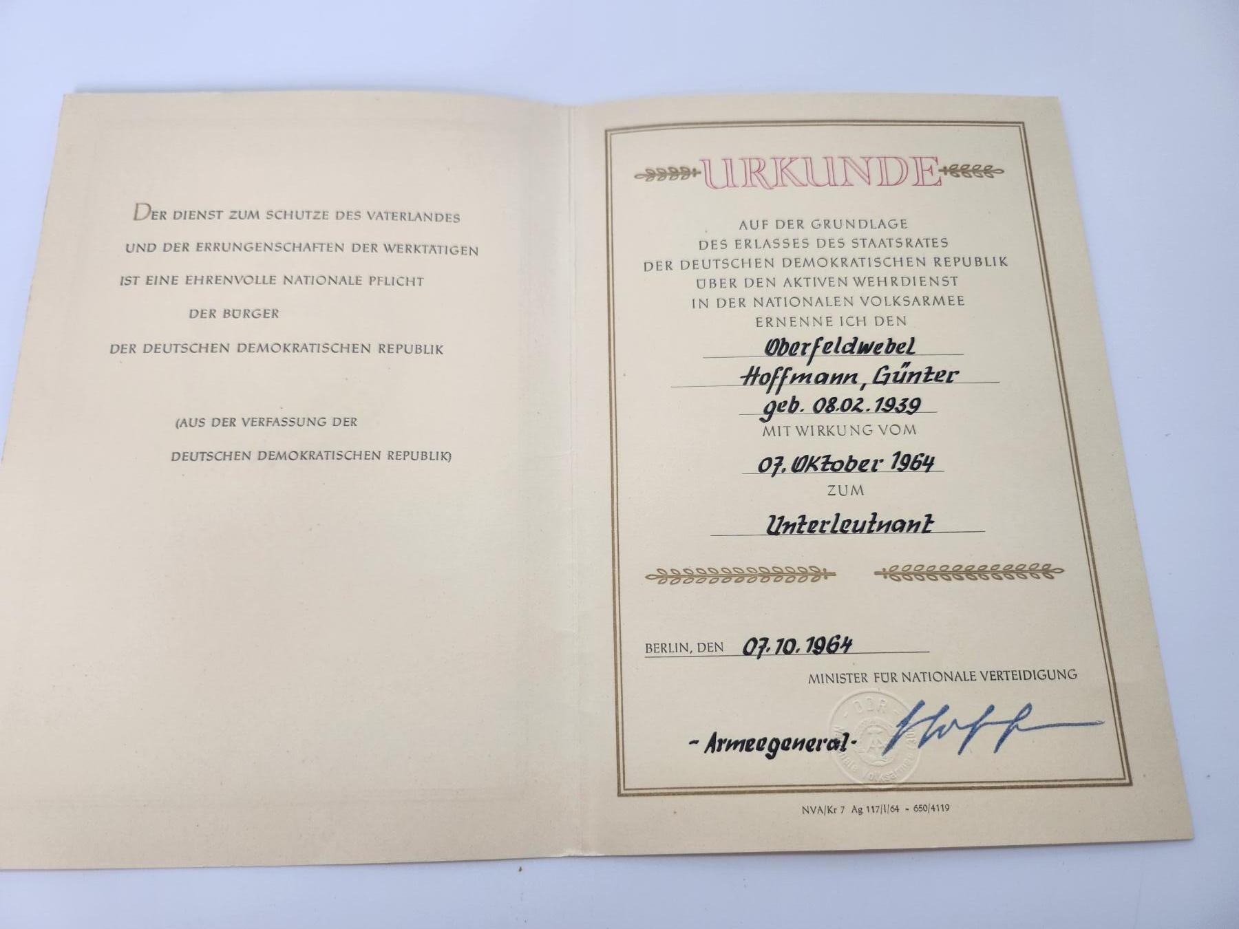 南水社第3次拍卖 春季专场 民主德国人民军（NVA）军衔晋升证书 君特·霍夫曼上士晋升少尉