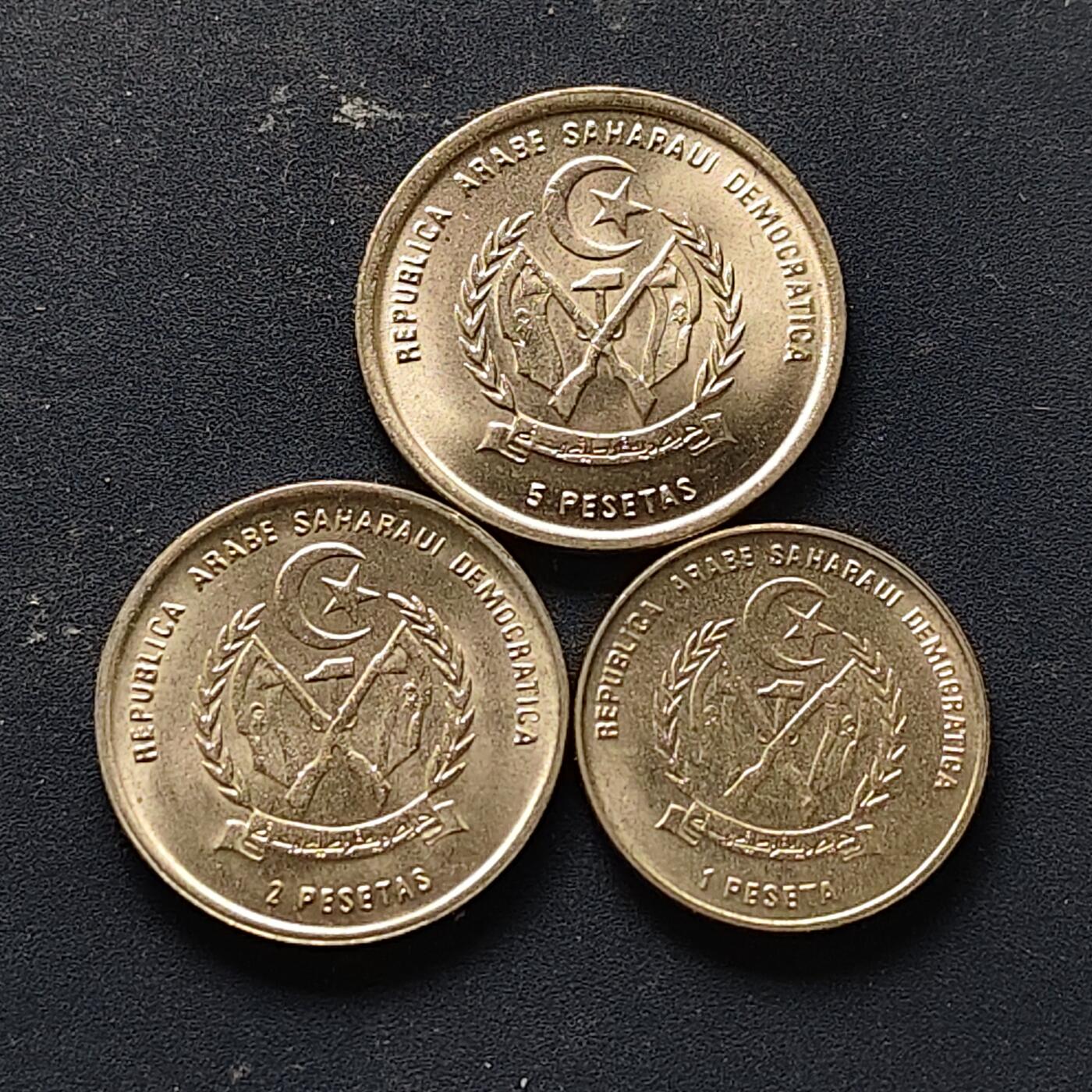 【全场包邮】纯粹捡漏拍512场 西撒哈拉无年份3枚套币