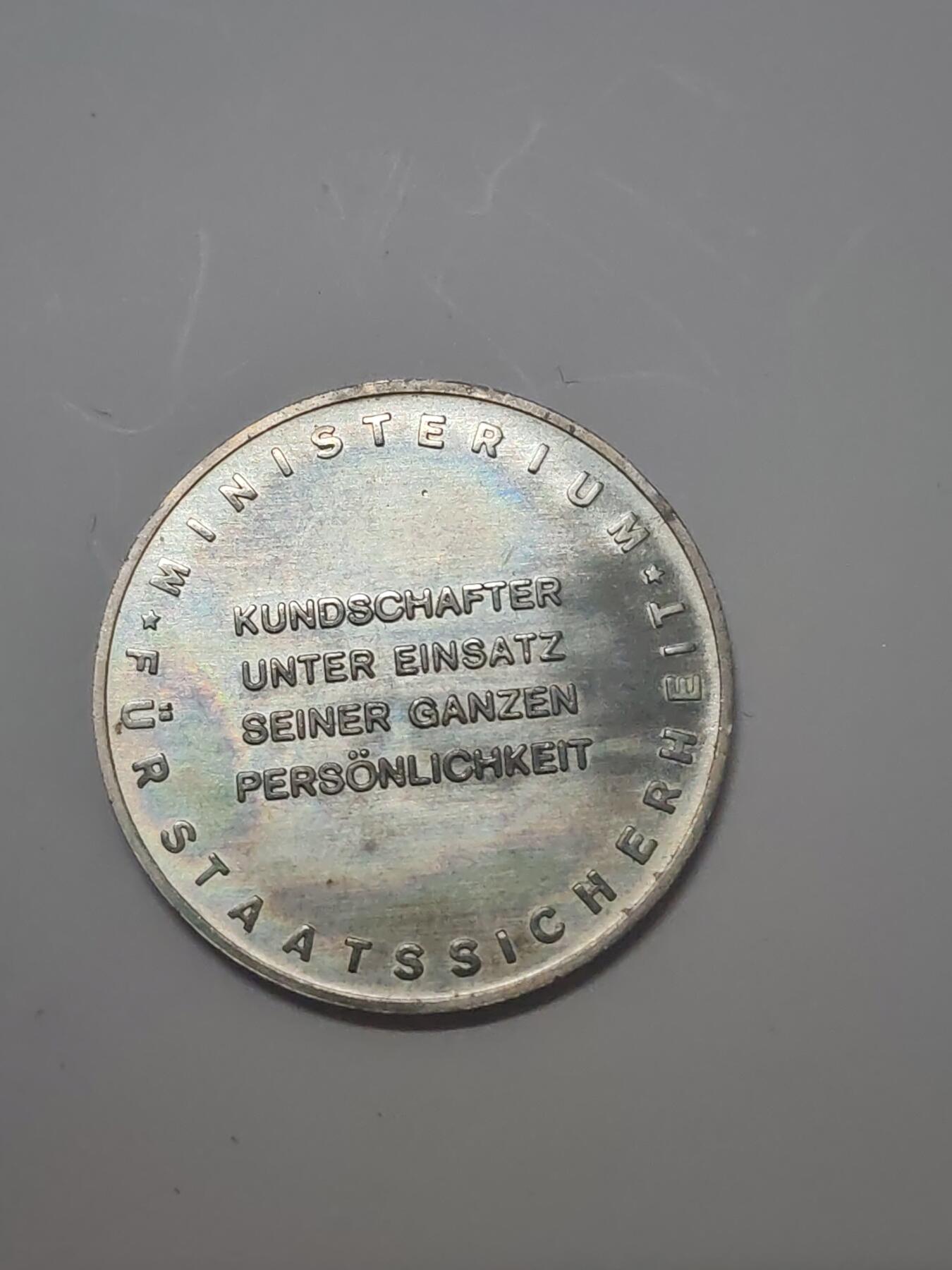 韵星假日军品类拍卖第46期 -- Rimey Holidays Militaria Auction 46 民主德国阿维德哈那特纪念币，巴尔干著名抵抗纳粹战士