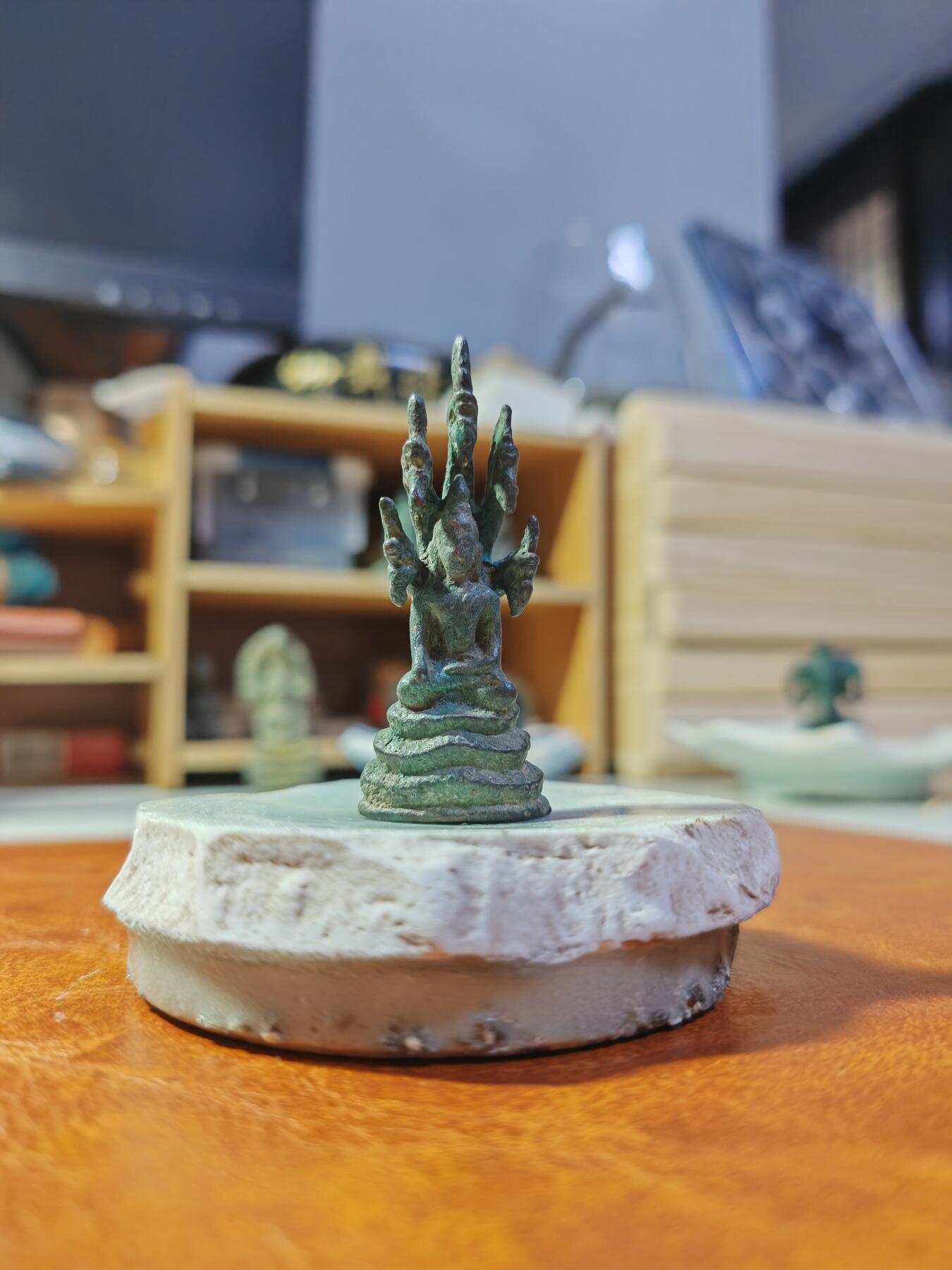 释迦牟尼佛 背五那迦