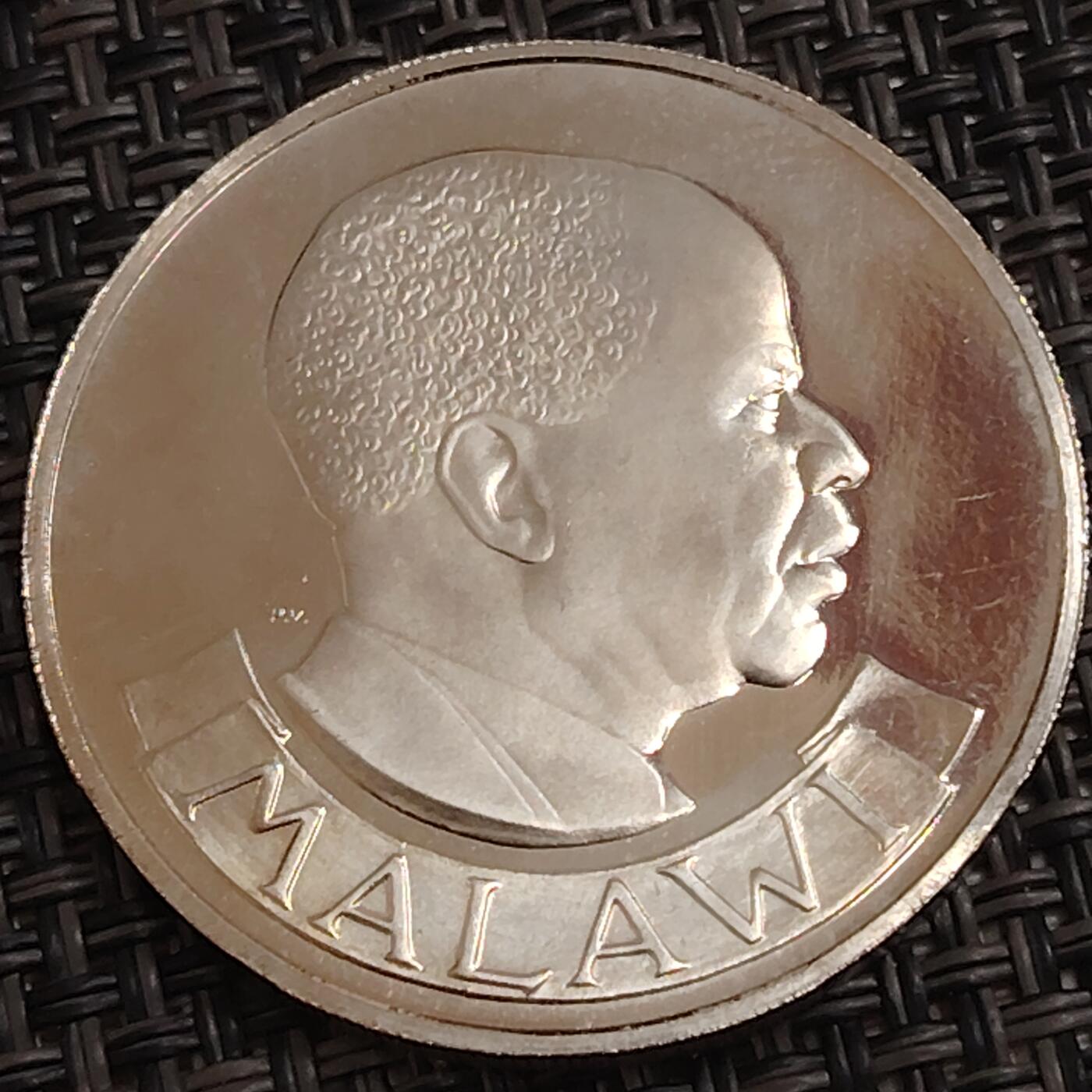 布加迪🐬～世界钱币(上海)🌾第 282 期 /  各国套币和散币 马拉维🇲🇼 1964年 1/2克朗 原光品相