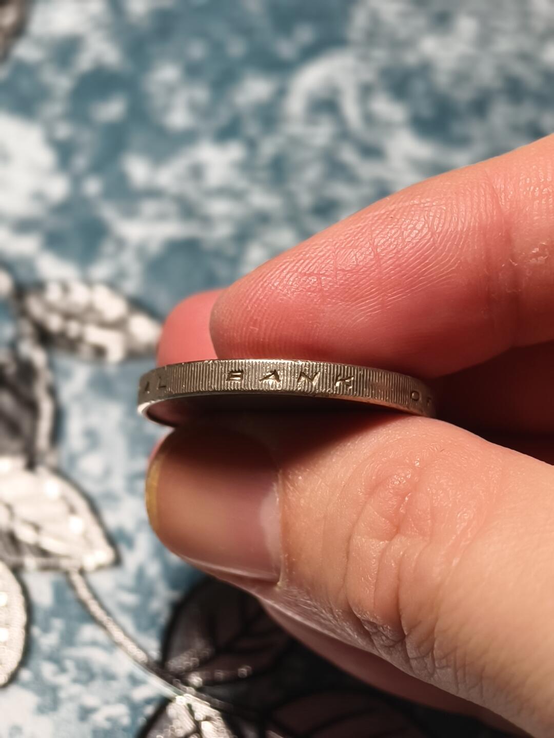 抚柳草堂-第十六期章牌钱币  奖章勋章限时免佣 满百包邮 放漏专场 尼日利亚1991年1奈拉硬币  比一般的硬币要厚很多 有意思的品种