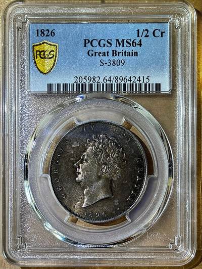 【Blue Auction】✨世界纸币精拍800期盛典——白金之夜🔥🔥🔥 - G-英国1826年 乔治四世国王1/2克朗银币 PCGS MS64 1826年比1825要略少一些，正反双面留下在纸袋中孕育而出的英伦五彩，赭褐色包浆在边缘流转成了紫罗兰与靛青。乔治四世以其出众的艺术品味闻名于英国上流社会，他钦点用于币面的头像有着非同一般的艺术造诣 