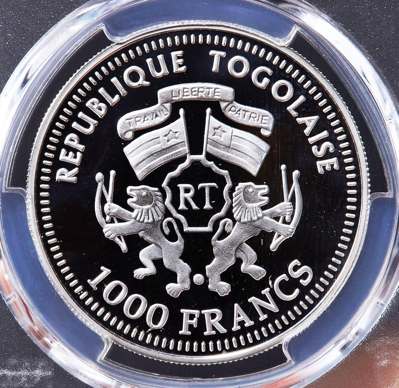 【俄甄集藏】2026年(049)03-18星期三 晚 19:30 全场包邮 多哥2005年野生动物系列-维氏冕狐猴1000法郎精制银币，PCGS PR69DC，重20克，999银，稀少品种