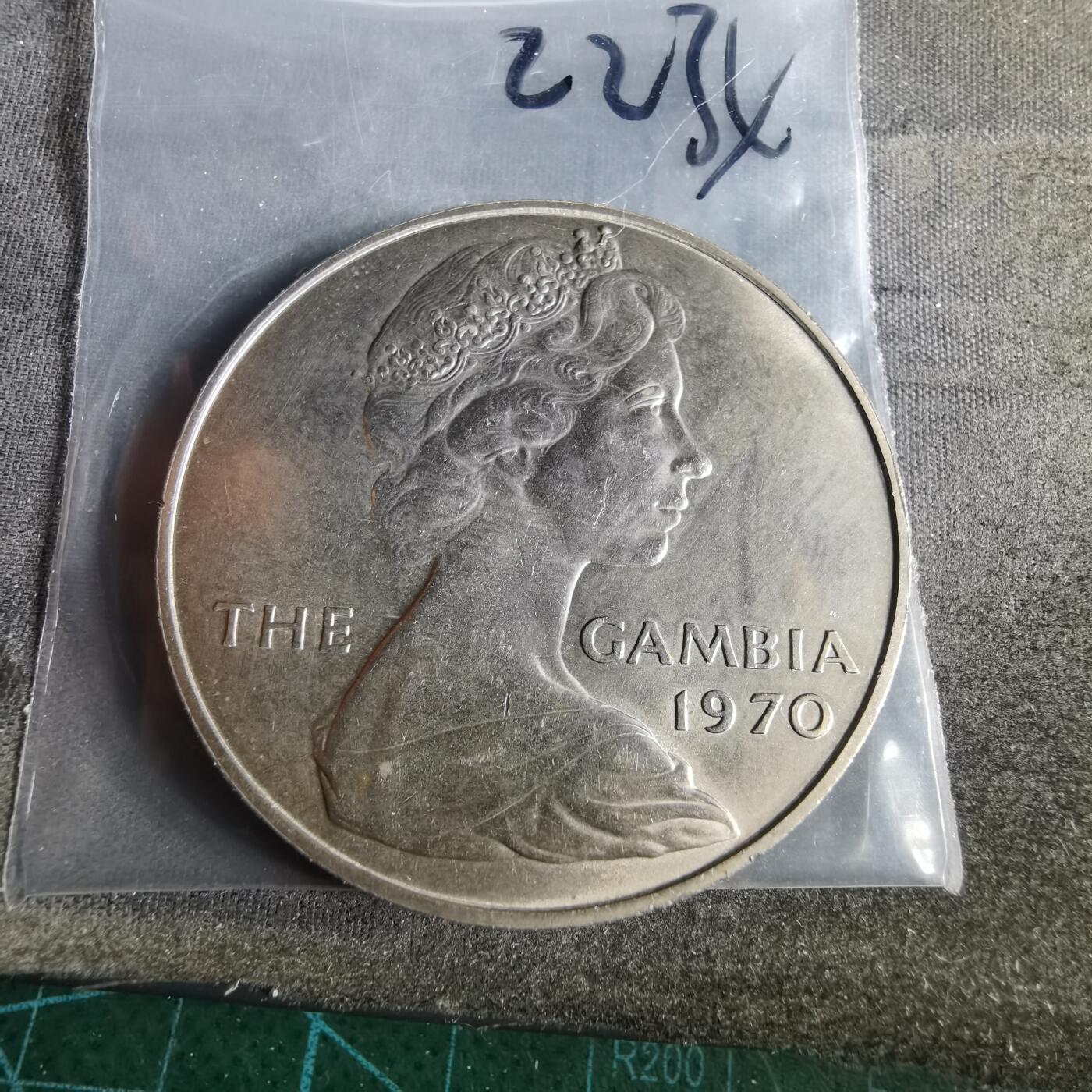 沼泽如烟--第1022场 冈比亚1970年8先令