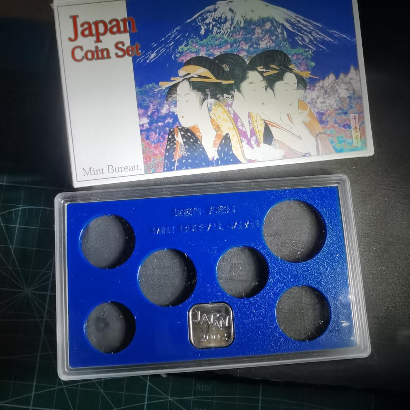 沼泽如烟--第1022场 2002纯银章4.3克带原盒