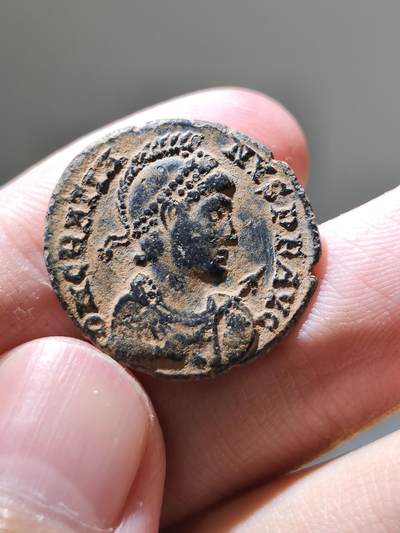 星盘世界钱币拍卖 - 少见美品！罗马帝国后期-格拉提安努斯戎装富力铜币 375-383在位 背面戎装皇帝站在船上旁边是胜利女神 拉丁铭文：GLORIA ROMANORVM 光荣的罗马人