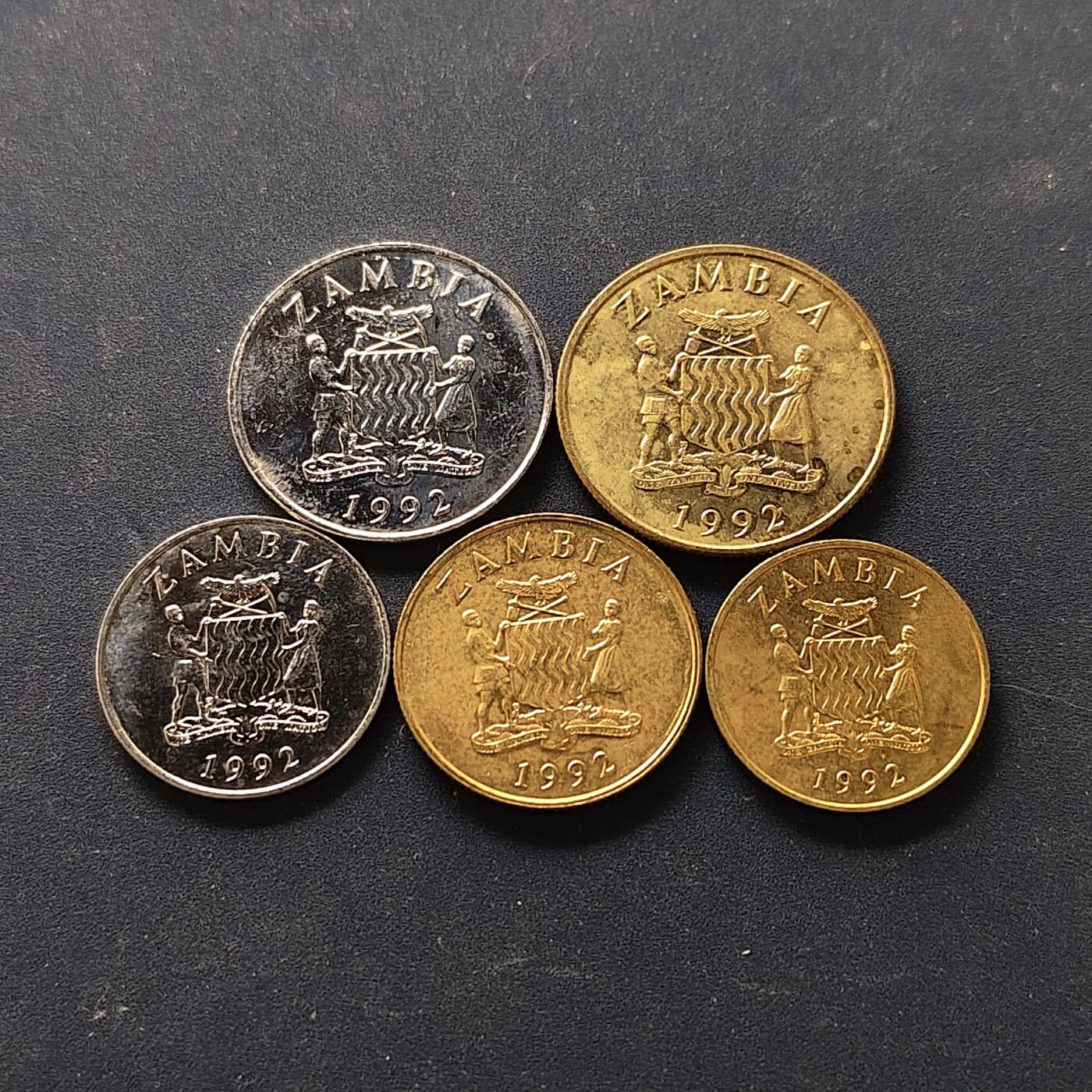 【全场包邮】纯粹捡漏拍512场 赞比亚1992年清年份5枚套币