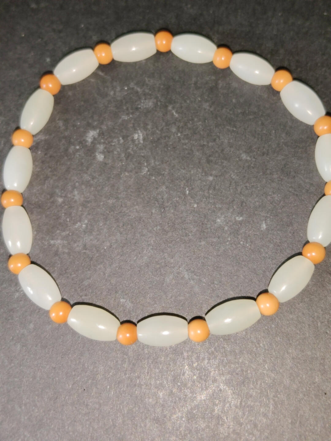 猩哥外币小铺➨【第221场】 新疆和田玉手串，卡4.7