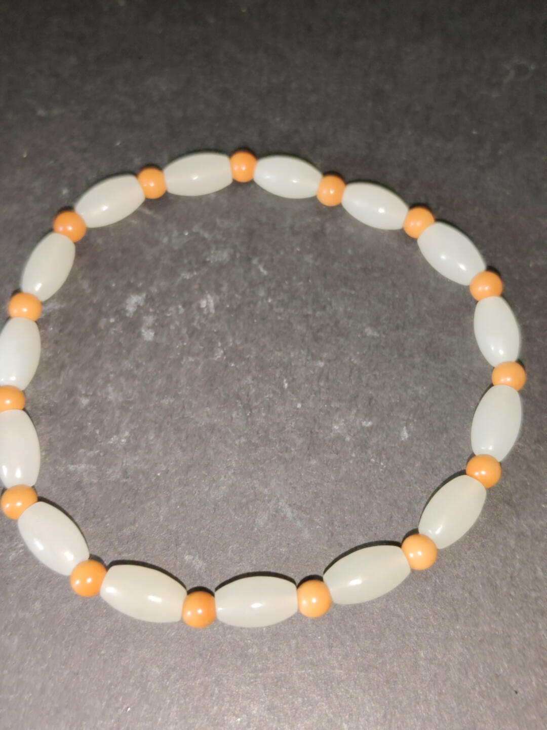 猩哥外币小铺➨【第221场】 新疆和田玉手串，卡4.7