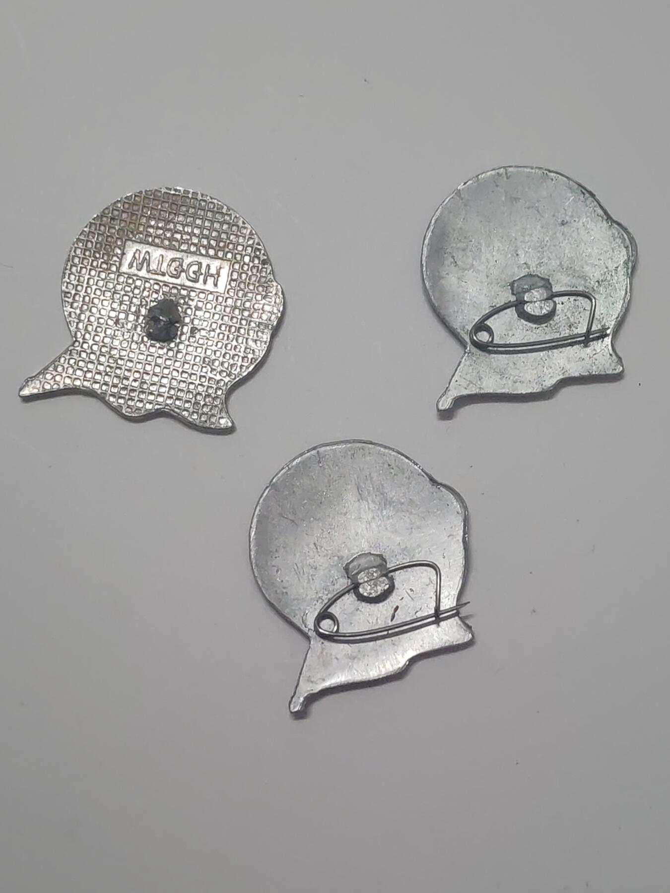 韵星假日军品类拍卖第46期 -- Rimey Holidays Militaria Auction 46 越南社会主义共和国共青团团徽三枚