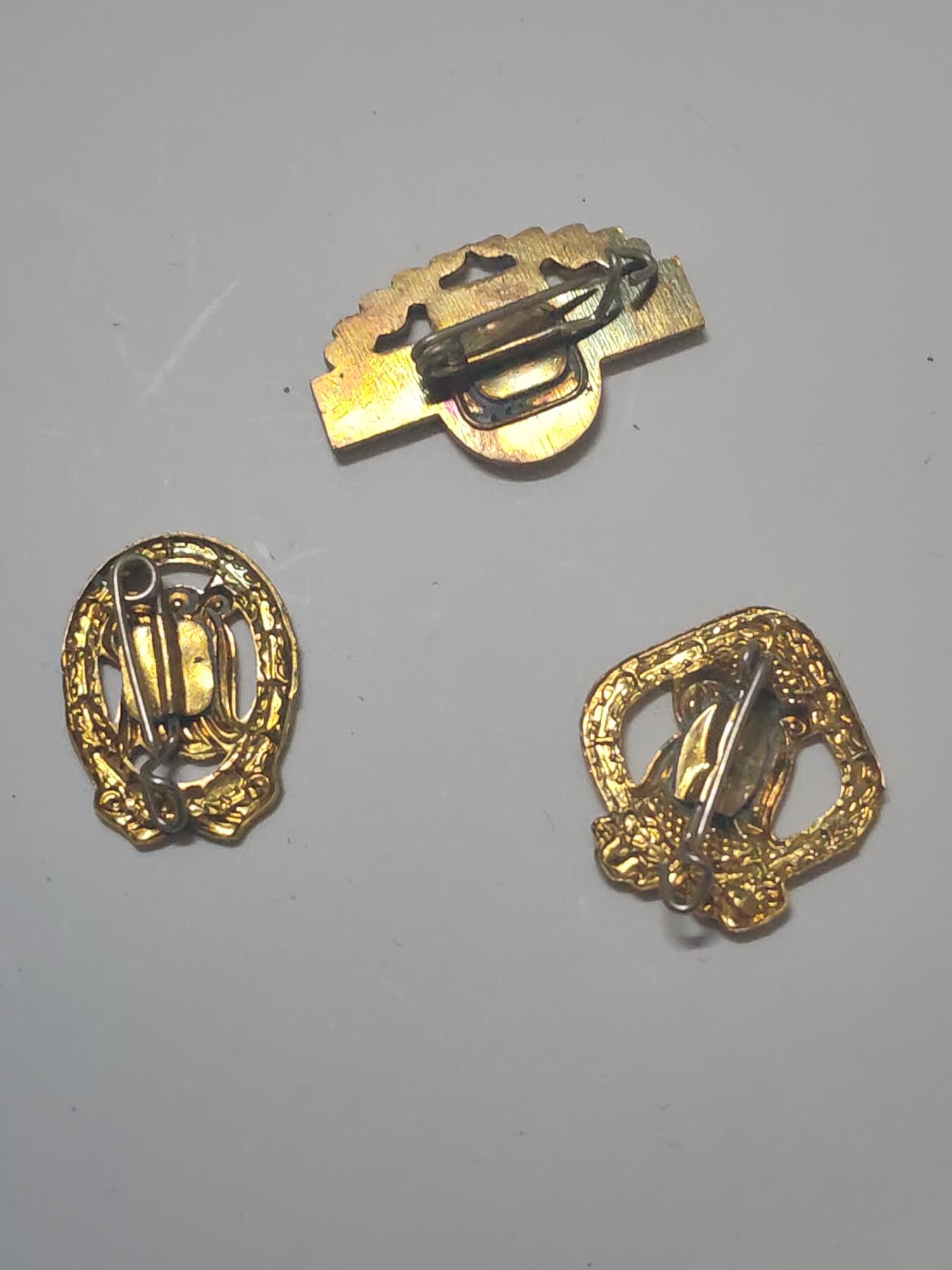 韵星假日军品类拍卖第46期 -- Rimey Holidays Militaria Auction 46 民主德国金级体育技能证章mini一组