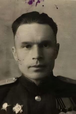 （不断上新，转发赚佣金和现金红包）云宸嘉赏-勋臻佳藏精品精选场次 科兹洛夫大尉的3521022号红星勋章（未开卡，通过证书确认为其本人的章）品相完美